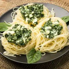 Spaghetti ze słoika: Ulepsz smak prostymi trikami w 15 min