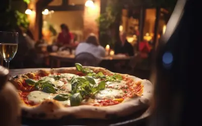 Wieczór z pizzą 2026: jak zrobić dobrą pizzę w domu, ile kosztuje dostawa i co wybiera Polska