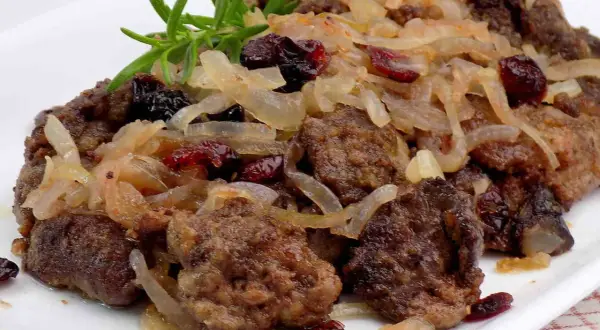 Miękka wątróbka drobiowa z cebulką? Poznaj przepis idealny!