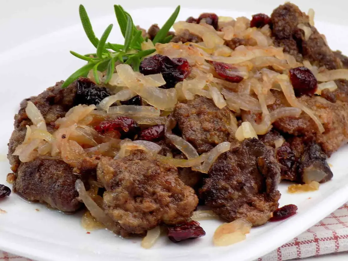 Miękka wątróbka drobiowa z cebulką? Poznaj przepis idealny!