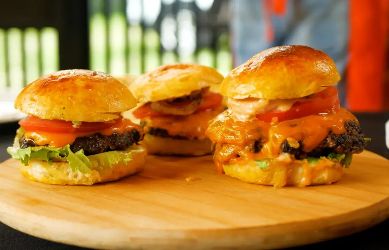 świeże mięso wołowe na burgery