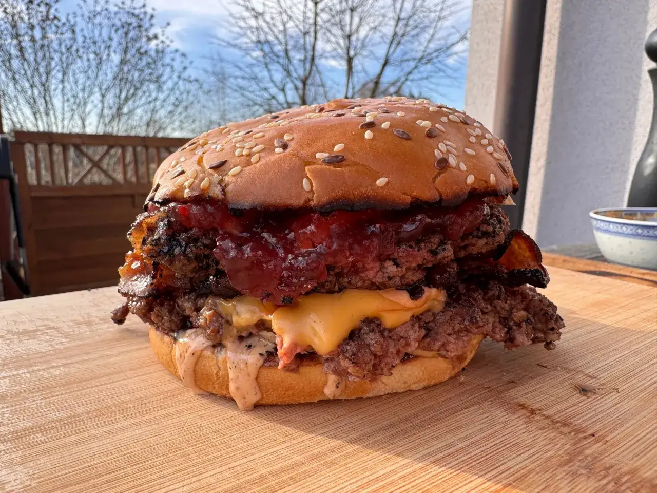 smażenie smash burgera