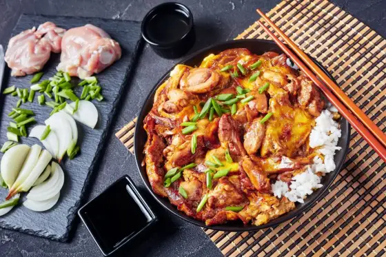 Kurczak po japońsku - teriyaki, karaage czy oyakodon?