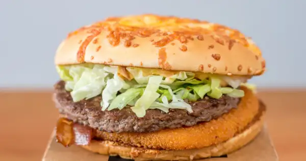 Ile kalorii ma burger z jalapeno? Szokujące różnice i zdrowe triki