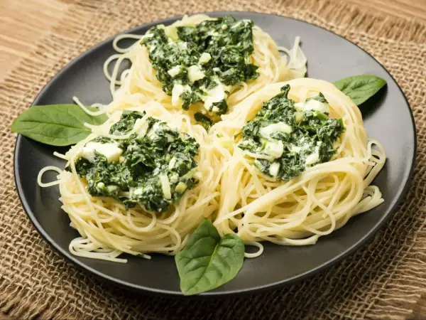 Spaghetti ze słoika: Ulepsz smak prostymi trikami w 15 min